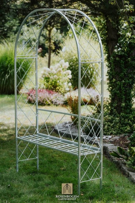Rosenbogen ELENA mit Bank
