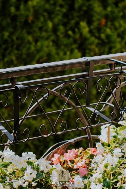 Blumentöpfe für Balkon/Geländer