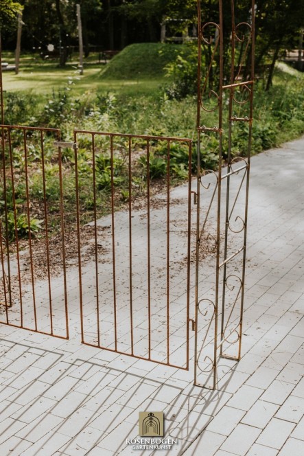 Rosenbogen ALEX mit Türen / Tor Spitze