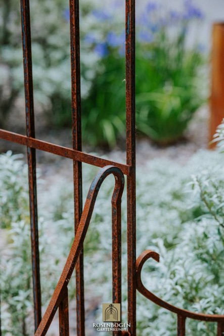 Rosenbogen LIVIA mit Türen / Tor