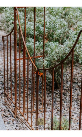 Rosenbogen LIVIA mit Türen / Tor