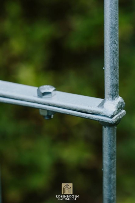 Rosenbogen LARA aus Metall Verzinkt Nahaufnahme Verzierung